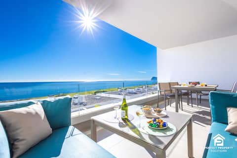 Top performing Airbnb: Luxury apartment with sea and golf view in San Roque
