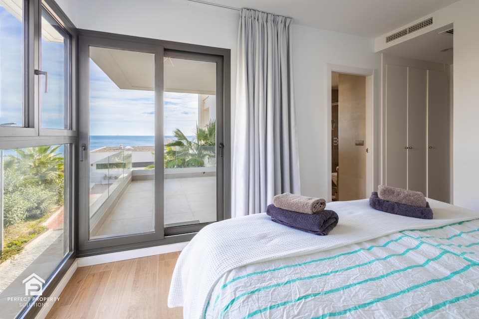 A sea-and-golf view flat at Alcaidesa the Links, San Roque, Andalusia, Spain, photo 9 of 10