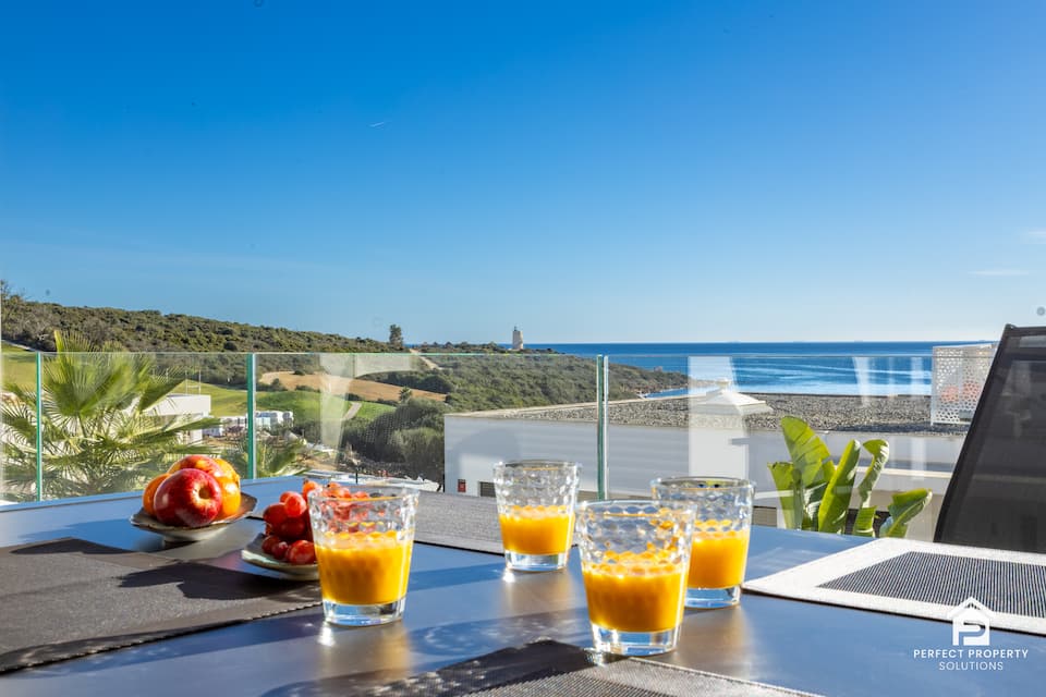 A sea-and-golf view flat at Alcaidesa the Links, San Roque, Andalusia, Spain, photo 5 of 10