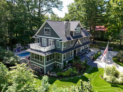 Fern Creek | Pool, Hot Tub, Fire Pit, Chess | Dogs