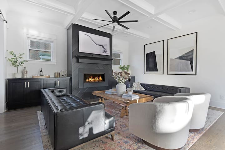 The Cowboy – Luxury Home w/ Hot Tub & Sauna!