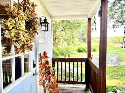 Couple's Cottage - Serene Getaway!