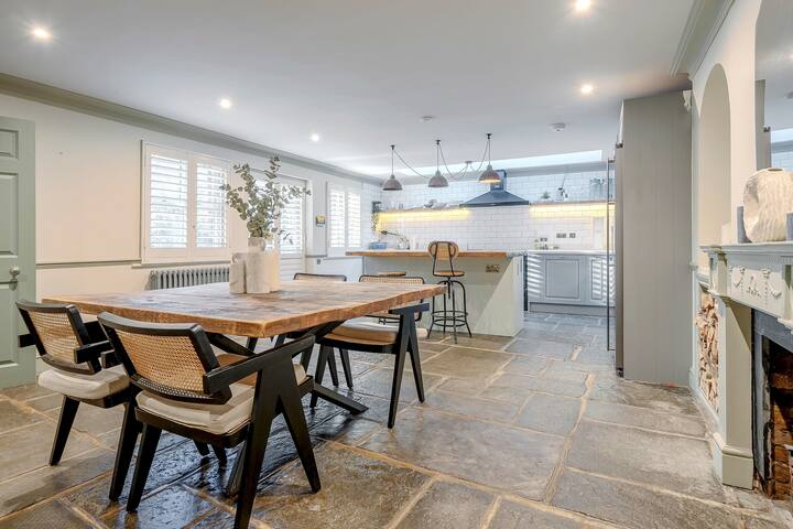 Fabulous Oasis for unique experience in Clapham gallery image 4