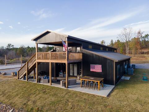 Pool~Boat Dock~Volleyball Court~9 BR~Sleeps 24