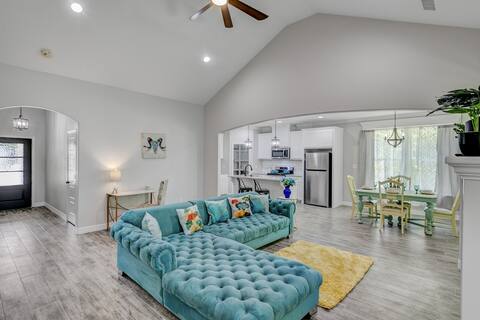 Newly Renovated Luxe West Beaumont w Private Patio