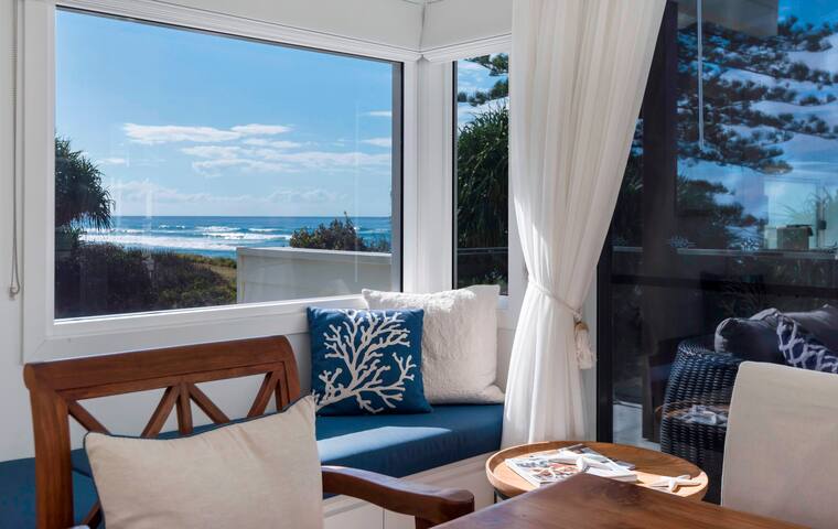 Coco de Mer Beach Villa 1 gallery image 5