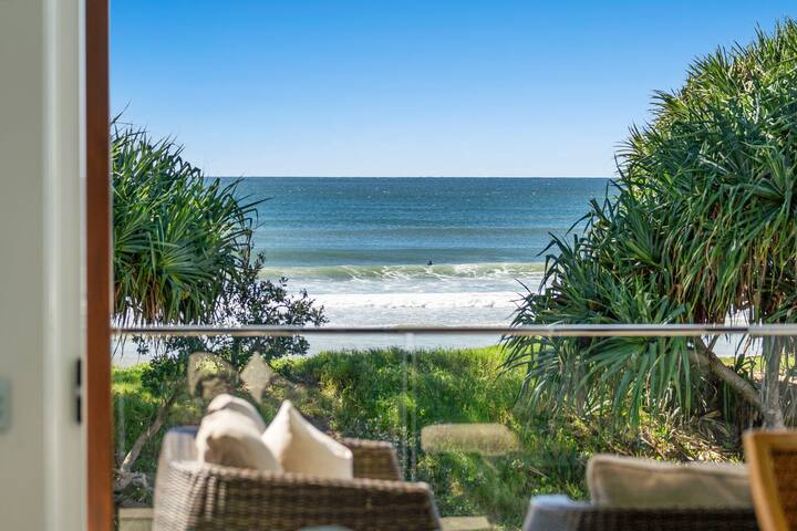 Coco de Mer Beach Villa 1 gallery image 4