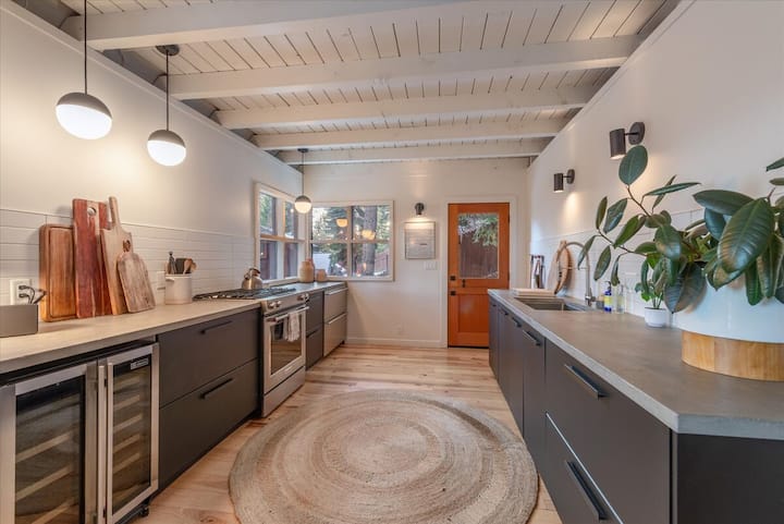 Modern Cabin Retreat! Cozy, Scenic, And Serene! - Carnelian Bay, CA