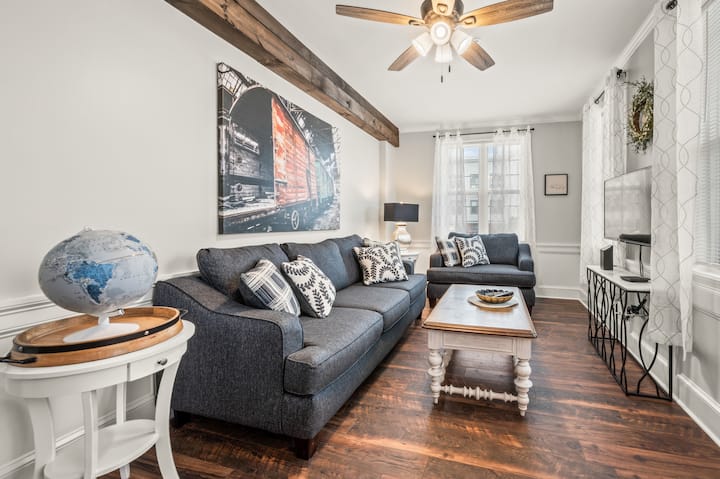 Seasons Hospitality Converted Old Factory To 1br - Connecticut