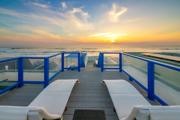 Oceanfront Living, Al Fresco Dining, BBQ and more!