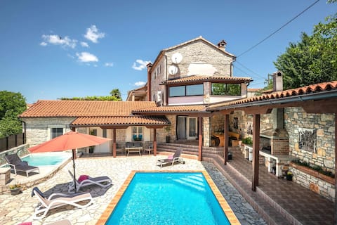 Villa Antoli by Villsy