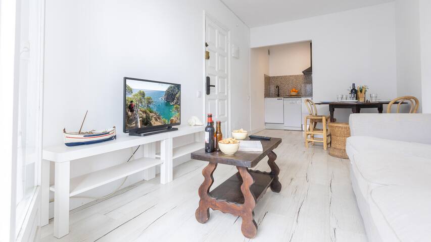 coral 14 – apartment in the center of llafranc-cos
