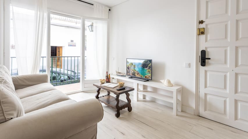 coral 14 – apartment in the center of llafranc-cos gallery image 4