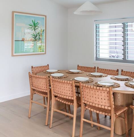 AL Sole – Designer home, pool, walk to beach gallery image 3