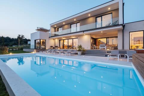 Top Airbnb: Villa Fuskulina, near Poreč: Pool, jacuzzi, gym in Fuškulin Foscolino