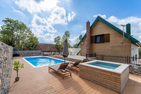Villa Falcon's Nest