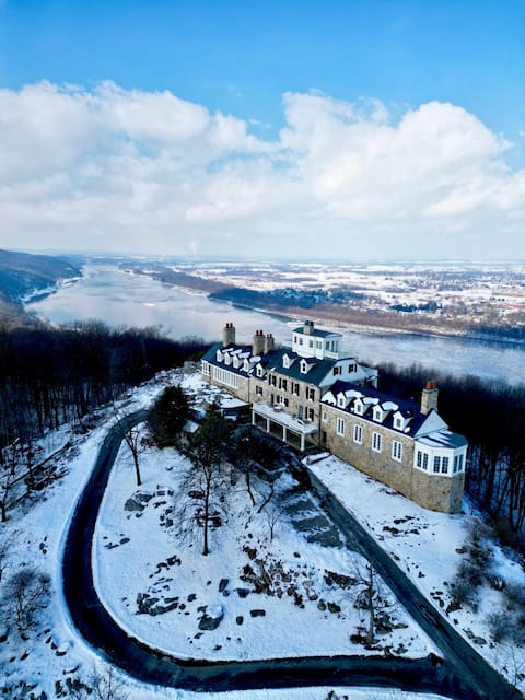Roundtop Mansion/ Wellness retreat w/Indoor Pool