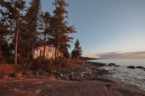 Luxury Home with Lakeside Sauna
