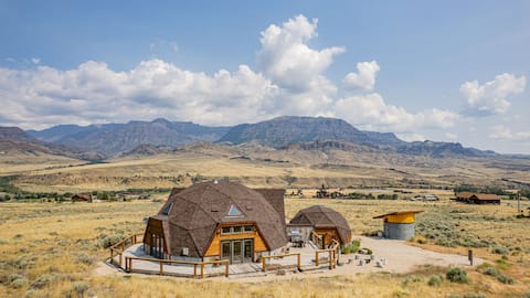 Dome House- panoramic views in Wapiti Valley!