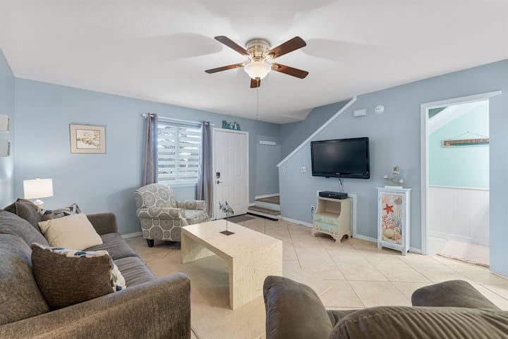 Pet Friendly Paradise! Next To Pools, Pickle Ball! - Panama City Beach, FL