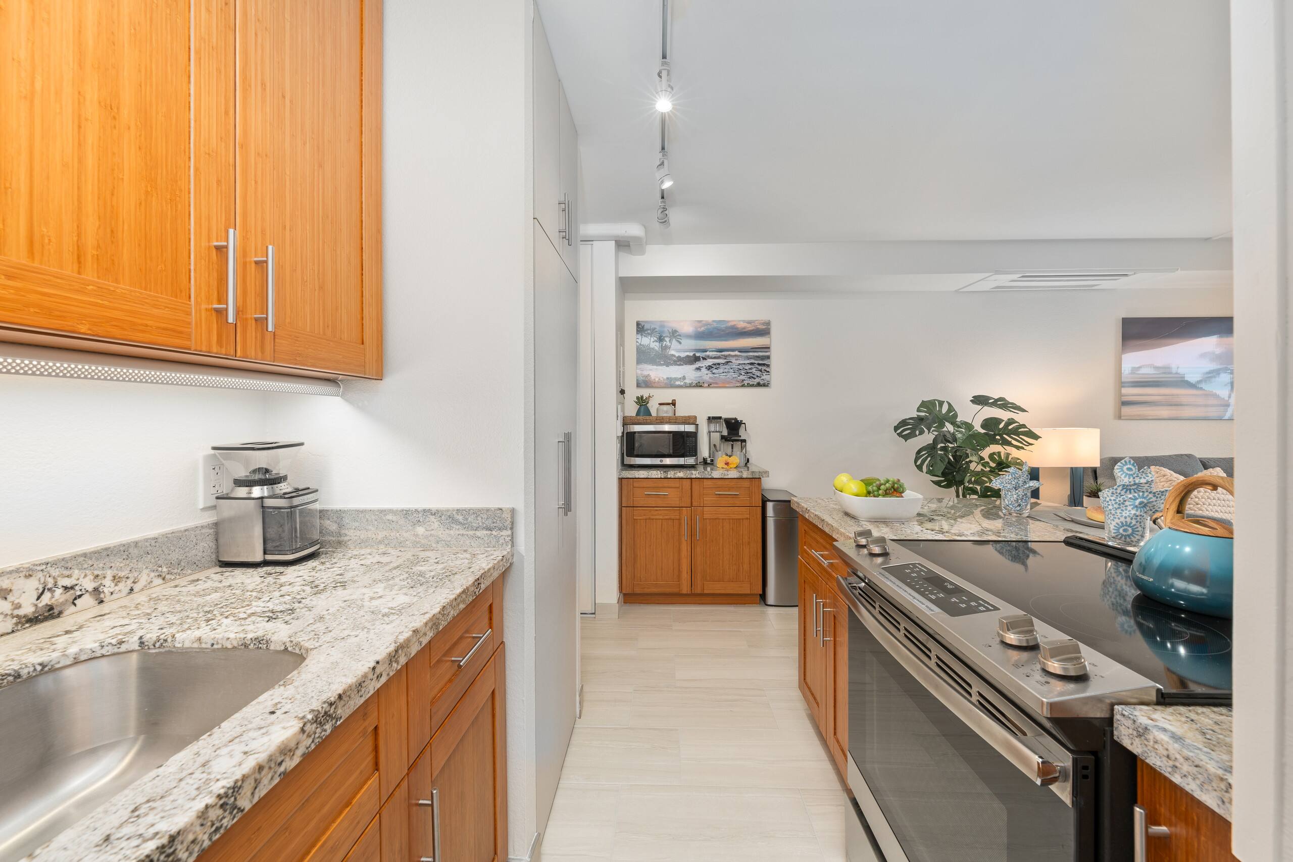 Condo in Kihei · ★4.95 · 1 bedroom · 2 beds · 1 bath - Image 9