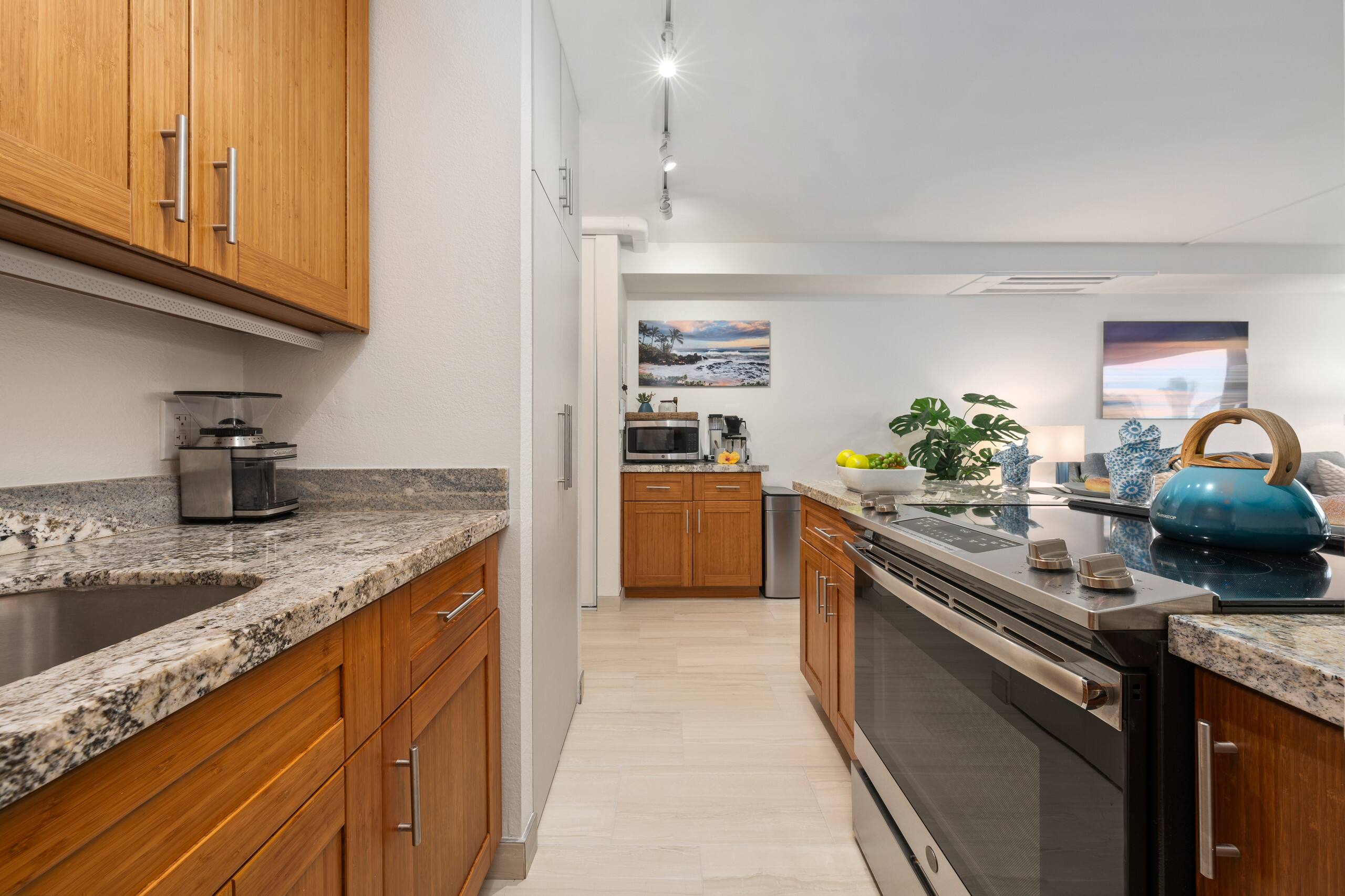 Condo in Kihei · ★4.95 · 1 bedroom · 2 beds · 1 bath - Image 6