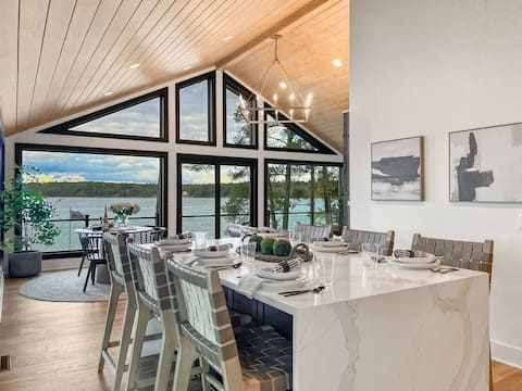 Lakefront Elegance | Deck | Dock | Kayaks | Arcade