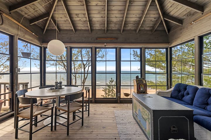 Majestic Beachfront Beauty on the Sunset Coast