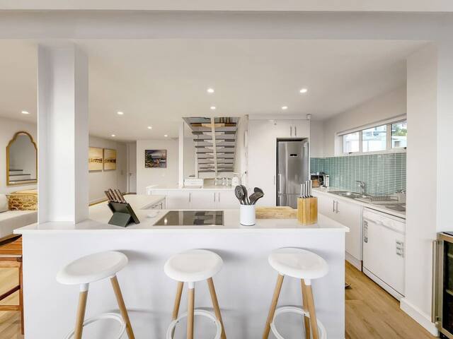 Majestic views Villa with parking & Backup power gallery image 5