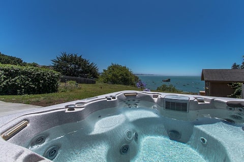 Treasure Cove-Hot Tub, Ocean Views & Near Beach