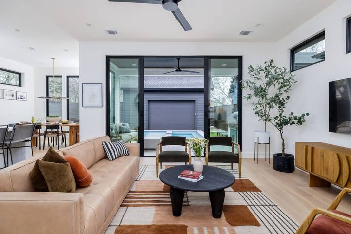 Chef’s Kitchen, Pool | The Taylor by Portoro gallery image 3