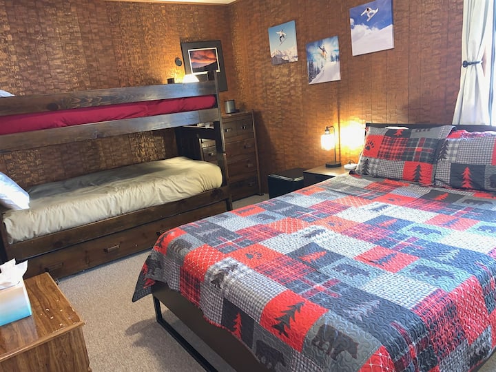 Litera con cama matrimonial y litera