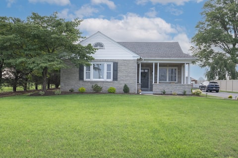 Meadowview Cottage (with pool)