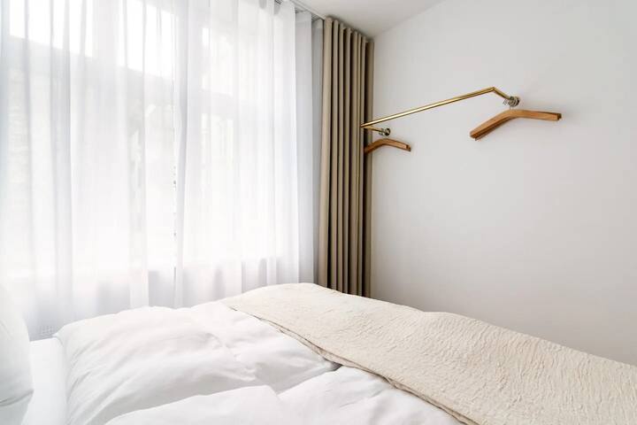 Dinesen Collection Kings Square Condo gallery image 3