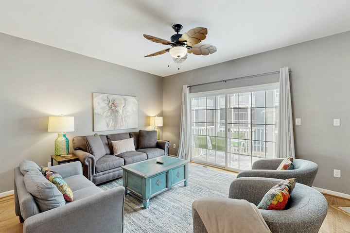 Rehoboth Crossing: Gym Pool & Dog-friendly Home - Rehoboth Beach, DE