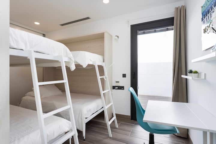 Საწოლი, მისაღები ოთახი, ოთახი, ორსართულიანი საწოლი