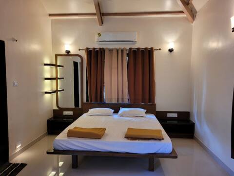 Deluxe Room with half board at Dapoli