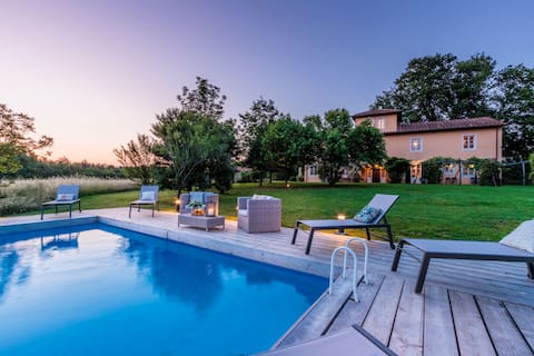 Villa Drago, an authentic Farmhouse with Private P
