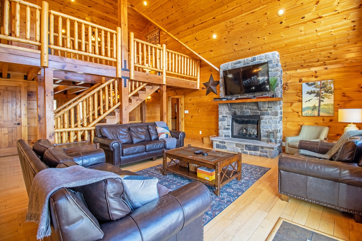 הבקתה הזו עם שישה חדרי שינה וארבעה חדרי רחצה