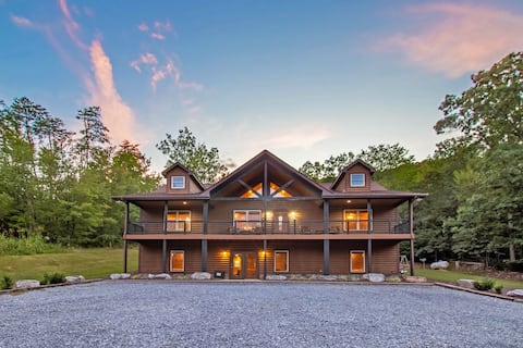 Peaceful Retreat Hot Tub, Mountain Views, Fire Pit