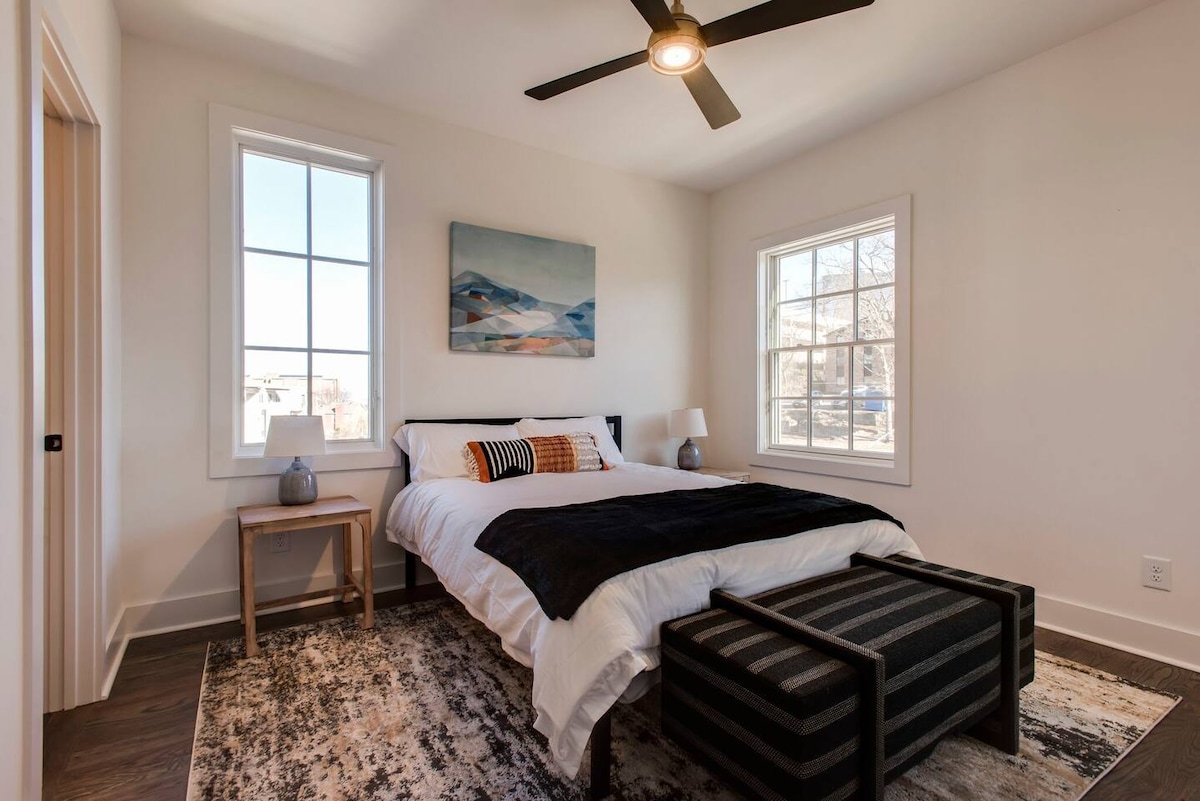 غرفة النوم الثالثة - سرير حجم كوين وحمام داخلي