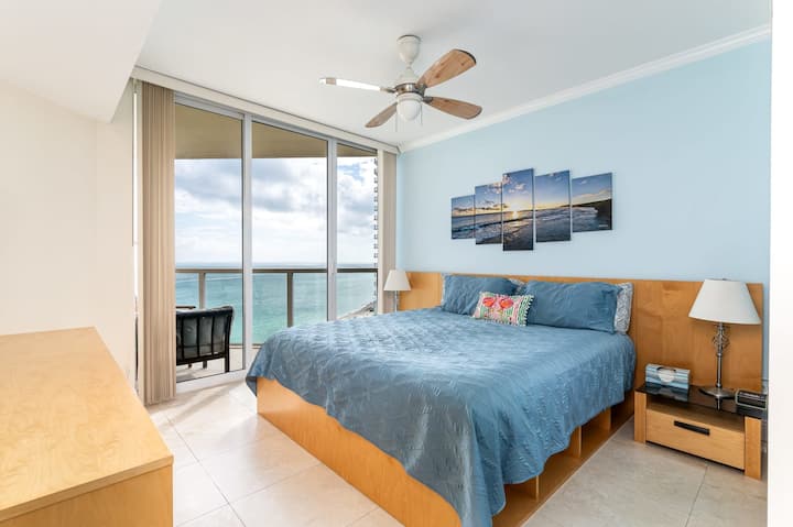 Dormitorio principal - cama tamaño king - vistas al mar - TV por cable