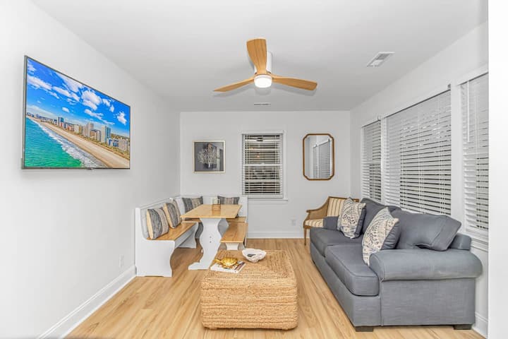 2/1 Pet-friendly Cottage | Walk To Beach & Ctr - Myrtle Beach, SC