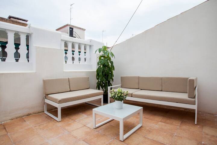 3bd Beautiful Penthouse with Terrace 3a gallery image 4