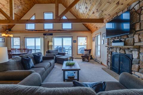 Serenity Place: lake home, pool table/game room