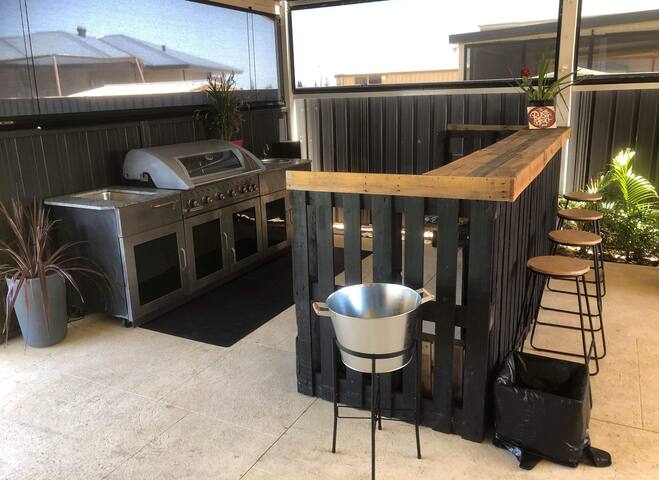 Lagoon Drive gallery image 3