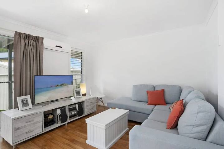 Sandy Retreat at Apollo Bay – Dog Friendly – Wifi