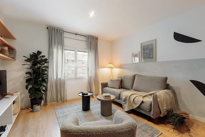 Medes - 2 Bedrooms In Sant Gervasi - La Floresta