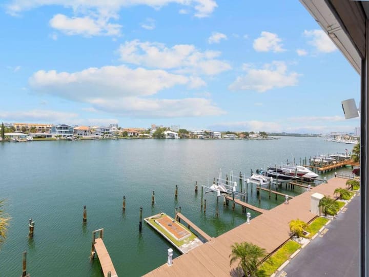 Bayway Shores 301 - Clearwater Beach, FL