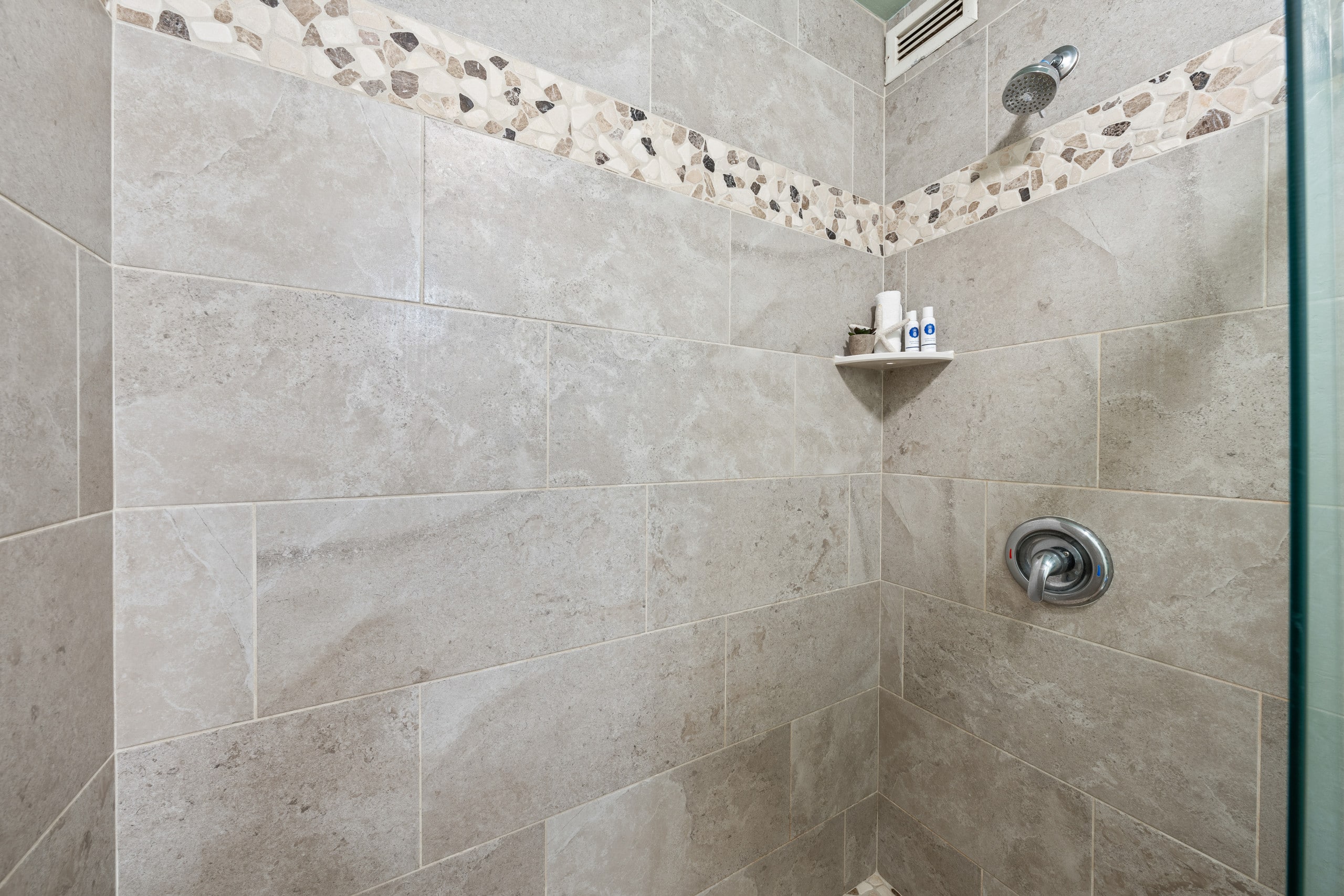 Condo in Kihei · ★4.73 · 1 bedroom · 2 beds · 1 private bath - Image 25
